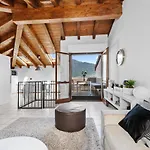 Daire Casacamelia 35, 3 Bdrm With View *