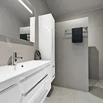 Апартаменты Casacamelia 35, 3 Bdrm With View Аккуазериа