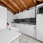 Casacamelia 35, 3 Bdrm With View Апартаменты Аккуазериа