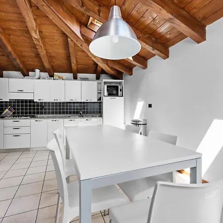 Apartment Casacamelia 35, 3 Bdrm With View
