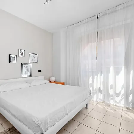 Casacamelia 35, 3 Bdrm With View Lejlighed