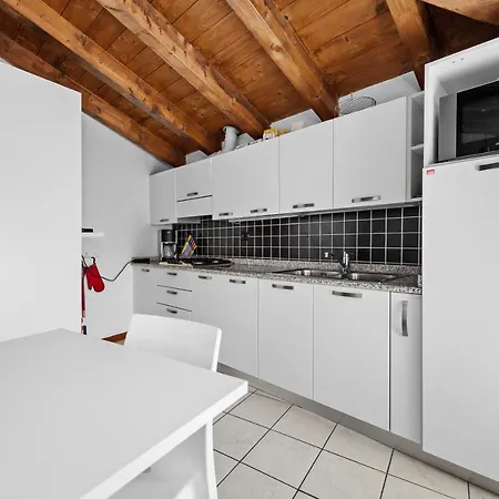 Casacamelia 35, 3 Bdrm With View Lejlighed Acquaseria