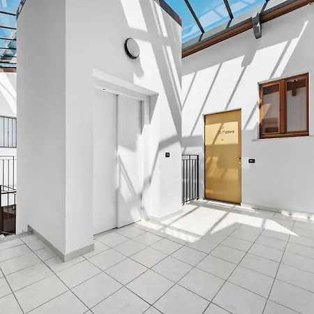 Casacamelia 35, 3 Bdrm With View Lejlighed *