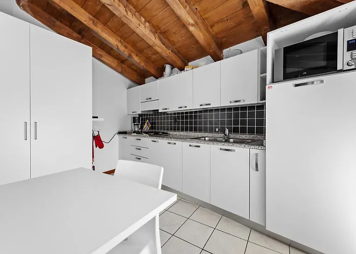 Casacamelia 35, 3 Bdrm With View Apartman Acquaseria