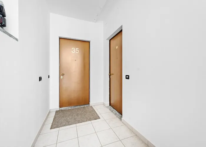 Casacamelia 35, 3 Bdrm With View *