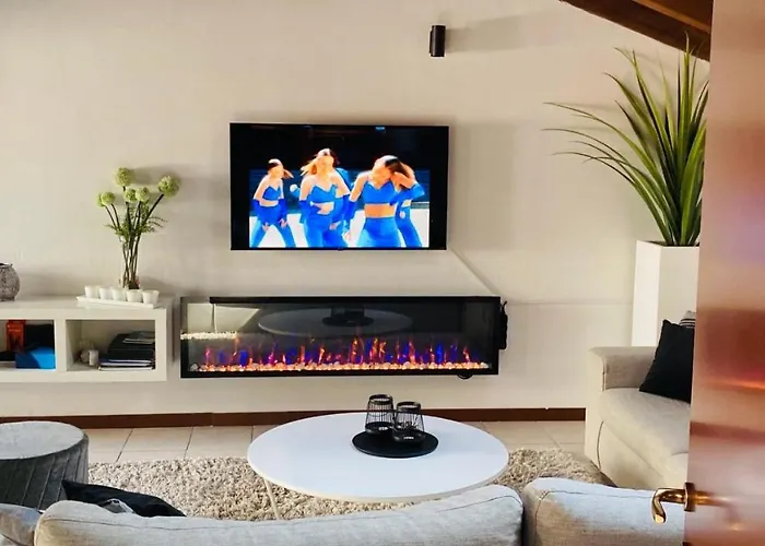 Casacamelia 35, 3 Bdrm With View Апартаменты